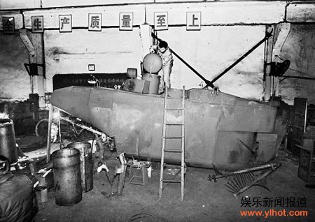 下岗工造潜艇卖20万一艘